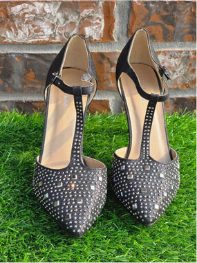 Bella Marie Black Silver Sparkle T-Strap Heels Women’s Size 8